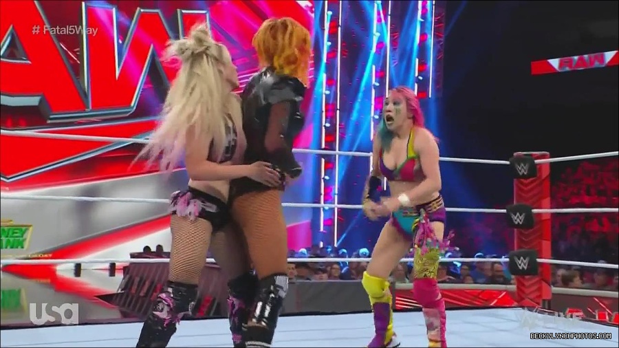 WWE_Monday_Night_Raw_2022_06_20_720p_HDTV_x264-NWCHD_mp4_001188754.jpg