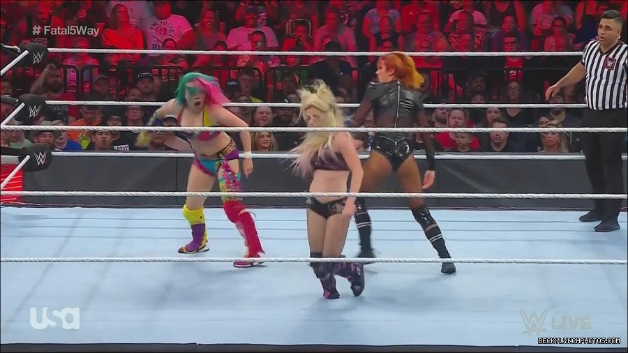 WWE_Monday_Night_Raw_2022_06_20_720p_HDTV_x264-NWCHD_mp4_001190756.jpg