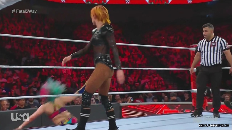 WWE_Monday_Night_Raw_2022_06_20_720p_HDTV_x264-NWCHD_mp4_001193959.jpg