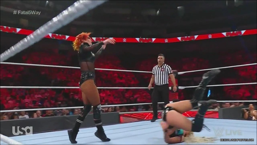 WWE_Monday_Night_Raw_2022_06_20_720p_HDTV_x264-NWCHD_mp4_001198364.jpg