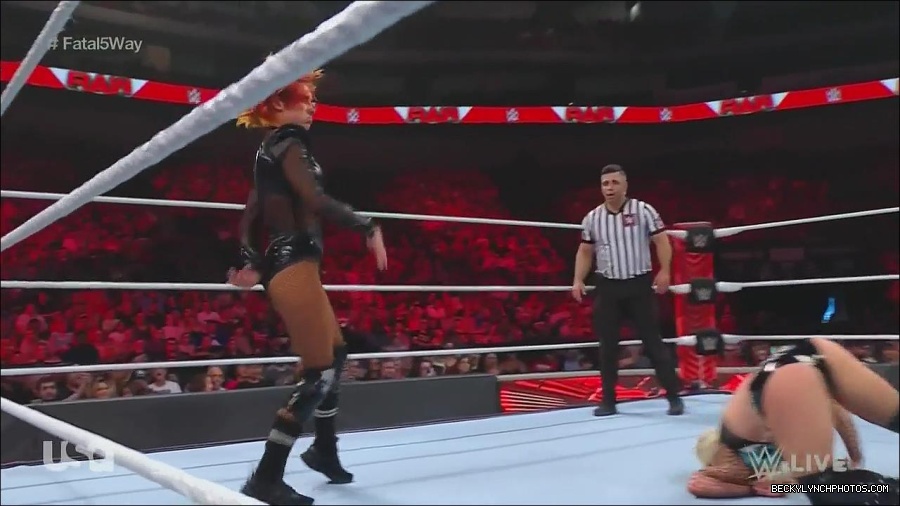 WWE_Monday_Night_Raw_2022_06_20_720p_HDTV_x264-NWCHD_mp4_001198764.jpg