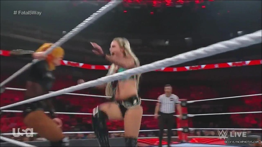 WWE_Monday_Night_Raw_2022_06_20_720p_HDTV_x264-NWCHD_mp4_001201567.jpg