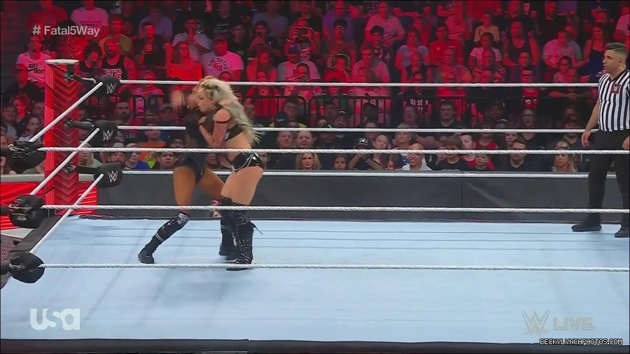 WWE_Monday_Night_Raw_2022_06_20_720p_HDTV_x264-NWCHD_mp4_001205971.jpg