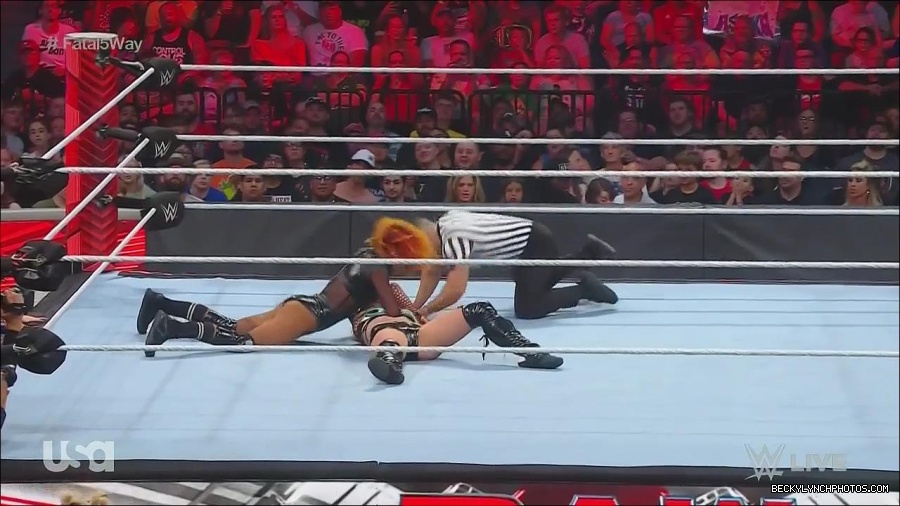 WWE_Monday_Night_Raw_2022_06_20_720p_HDTV_x264-NWCHD_mp4_001209575.jpg