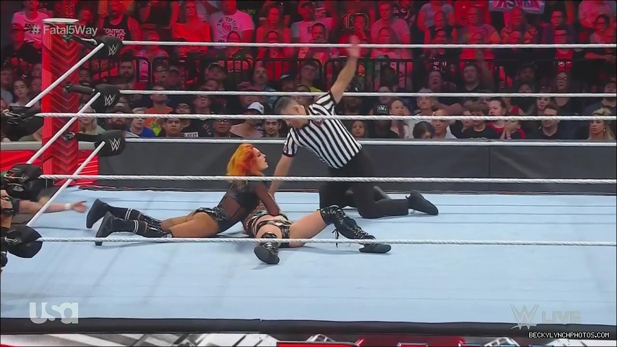 WWE_Monday_Night_Raw_2022_06_20_720p_HDTV_x264-NWCHD_mp4_001209975.jpg