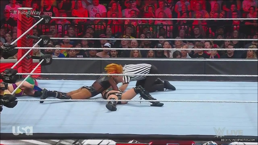 WWE_Monday_Night_Raw_2022_06_20_720p_HDTV_x264-NWCHD_mp4_001210376.jpg