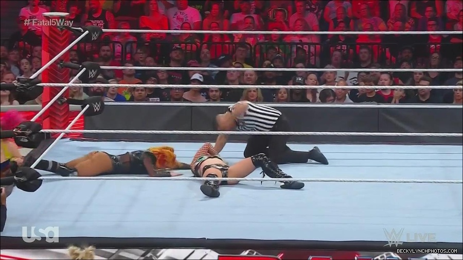 WWE_Monday_Night_Raw_2022_06_20_720p_HDTV_x264-NWCHD_mp4_001211176.jpg