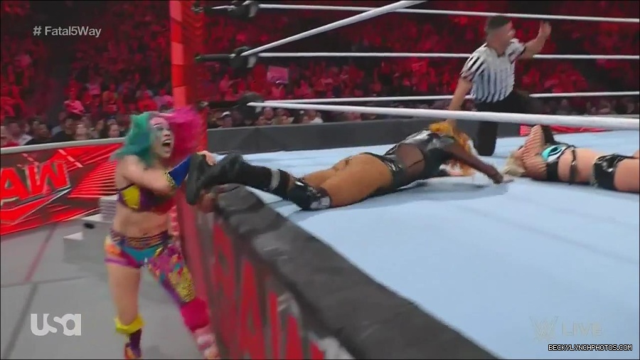 WWE_Monday_Night_Raw_2022_06_20_720p_HDTV_x264-NWCHD_mp4_001211577.jpg