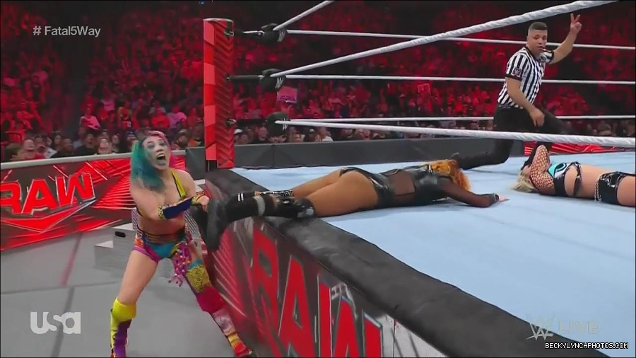 WWE_Monday_Night_Raw_2022_06_20_720p_HDTV_x264-NWCHD_mp4_001211977.jpg