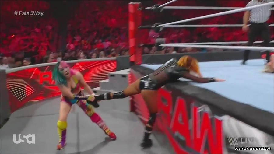 WWE_Monday_Night_Raw_2022_06_20_720p_HDTV_x264-NWCHD_mp4_001212778.jpg