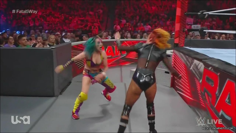WWE_Monday_Night_Raw_2022_06_20_720p_HDTV_x264-NWCHD_mp4_001213579.jpg