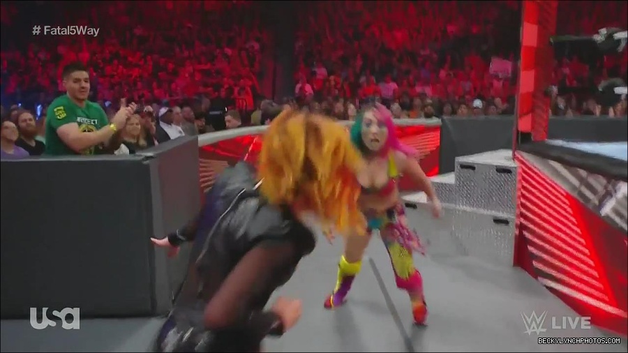 WWE_Monday_Night_Raw_2022_06_20_720p_HDTV_x264-NWCHD_mp4_001214380.jpg