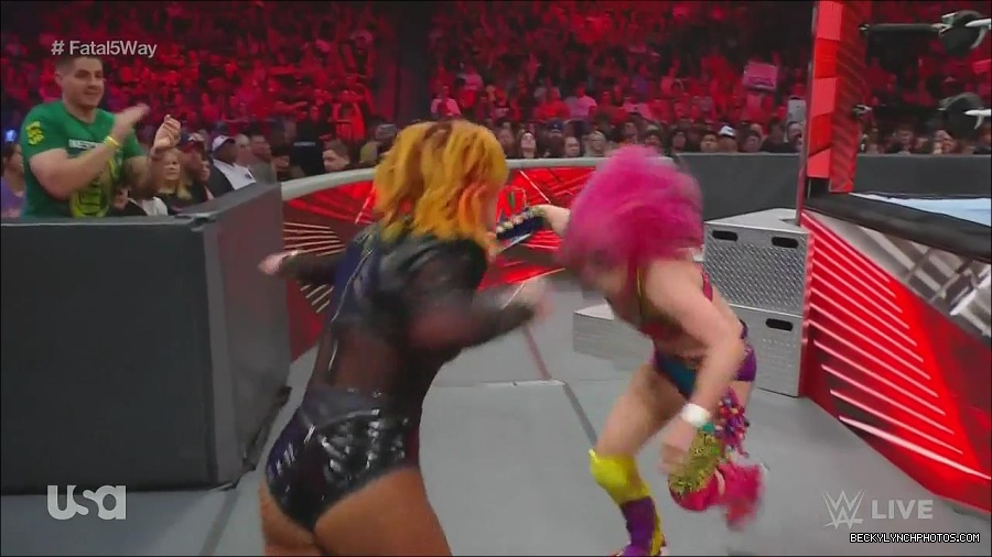 WWE_Monday_Night_Raw_2022_06_20_720p_HDTV_x264-NWCHD_mp4_001214780.jpg