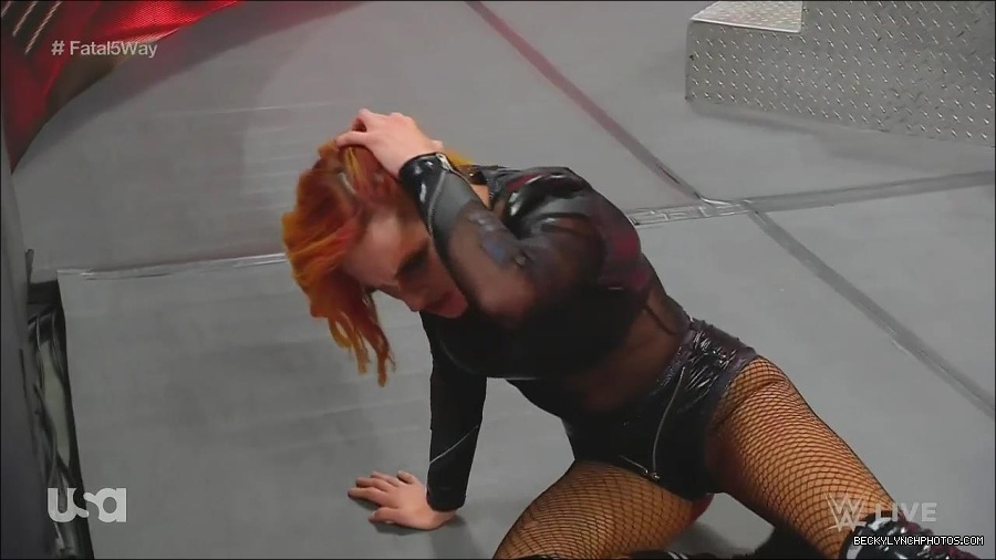 WWE_Monday_Night_Raw_2022_06_20_720p_HDTV_x264-NWCHD_mp4_001270836.jpg