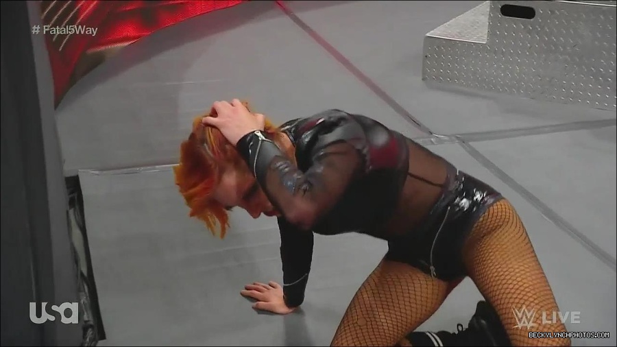 WWE_Monday_Night_Raw_2022_06_20_720p_HDTV_x264-NWCHD_mp4_001271236.jpg