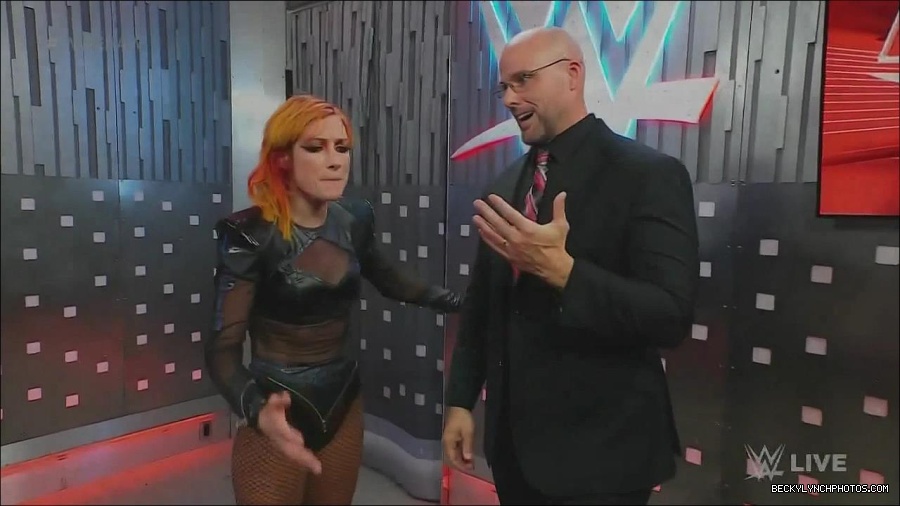 WWE_Monday_Night_Raw_2022_06_20_720p_HDTV_x264-NWCHD_mp4_001351718.jpg