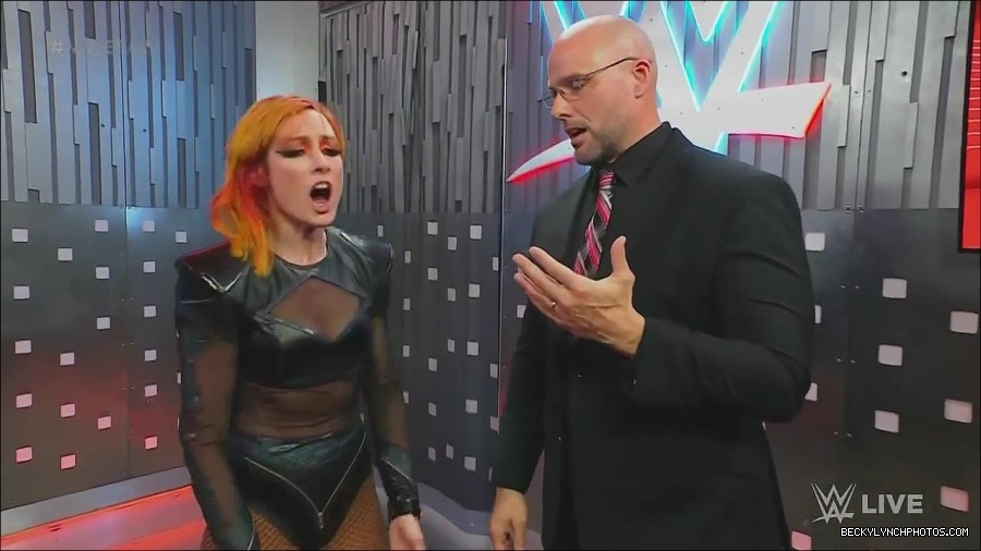 WWE_Monday_Night_Raw_2022_06_20_720p_HDTV_x264-NWCHD_mp4_001352452.jpg