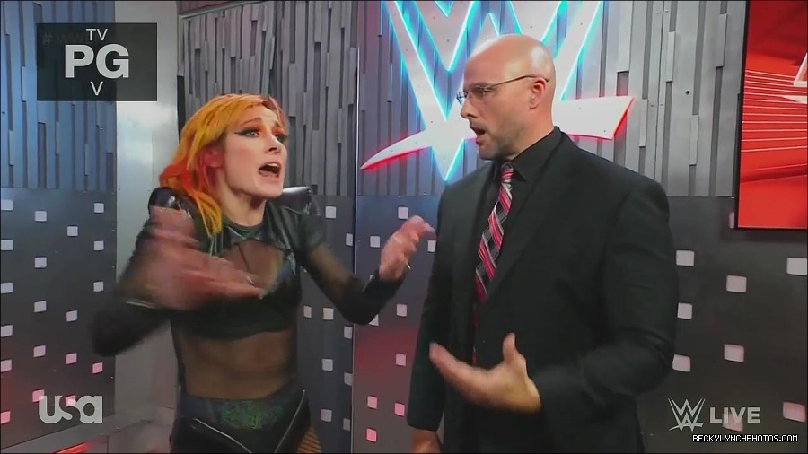 WWE_Monday_Night_Raw_2022_06_20_720p_HDTV_x264-NWCHD_mp4_001356055.jpg
