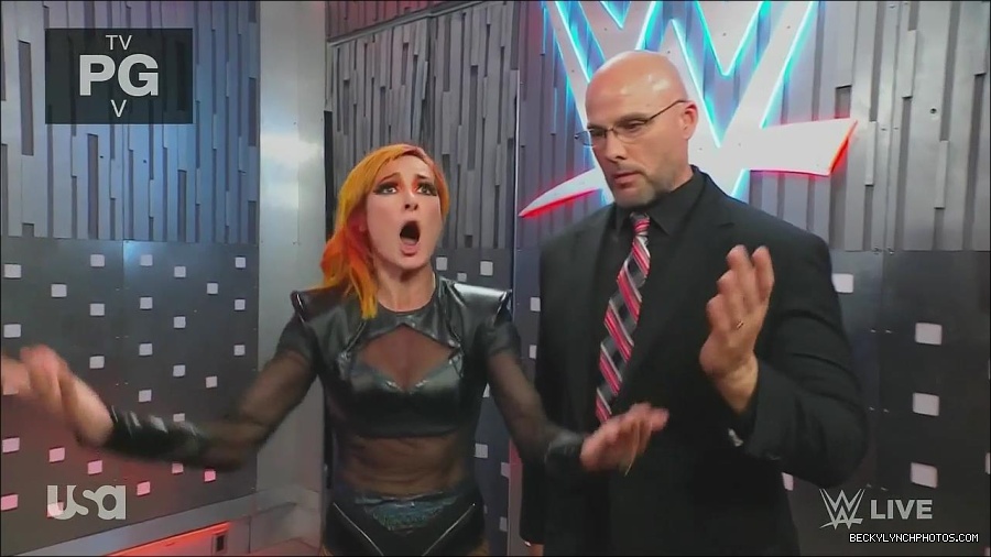 WWE_Monday_Night_Raw_2022_06_20_720p_HDTV_x264-NWCHD_mp4_001360059.jpg