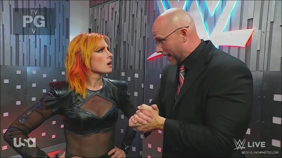WWE_Monday_Night_Raw_2022_06_20_720p_HDTV_x264-NWCHD_mp4_001370069.jpg