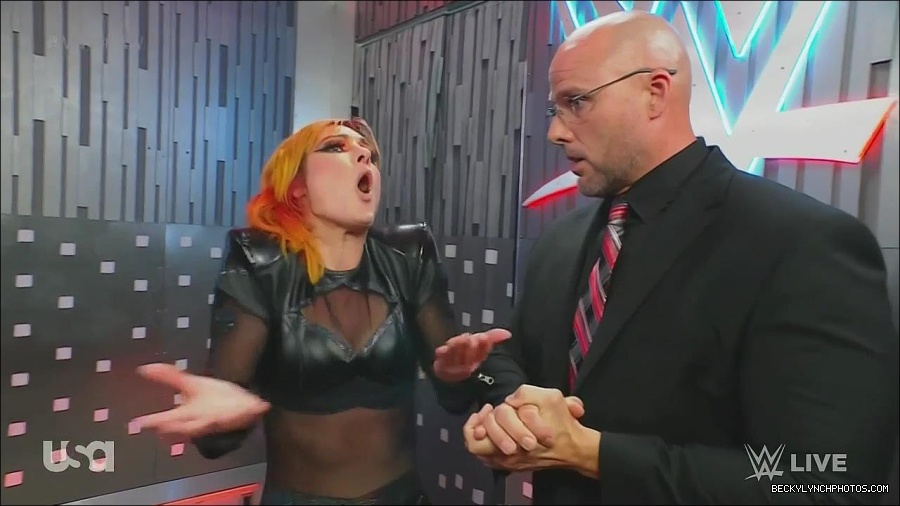 WWE_Monday_Night_Raw_2022_06_20_720p_HDTV_x264-NWCHD_mp4_001372872.jpg