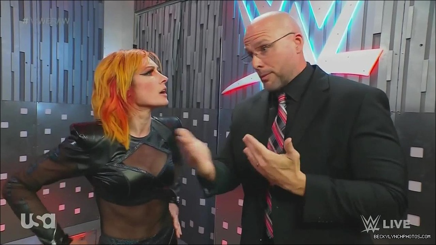 WWE_Monday_Night_Raw_2022_06_20_720p_HDTV_x264-NWCHD_mp4_001374073.jpg