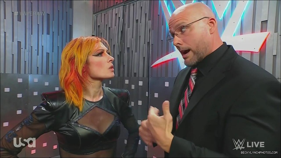 WWE_Monday_Night_Raw_2022_06_20_720p_HDTV_x264-NWCHD_mp4_001376075.jpg
