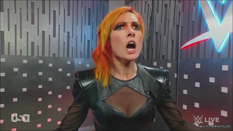 WWE_Monday_Night_Raw_2022_06_20_720p_HDTV_x264-NWCHD_mp4_001396496.jpg