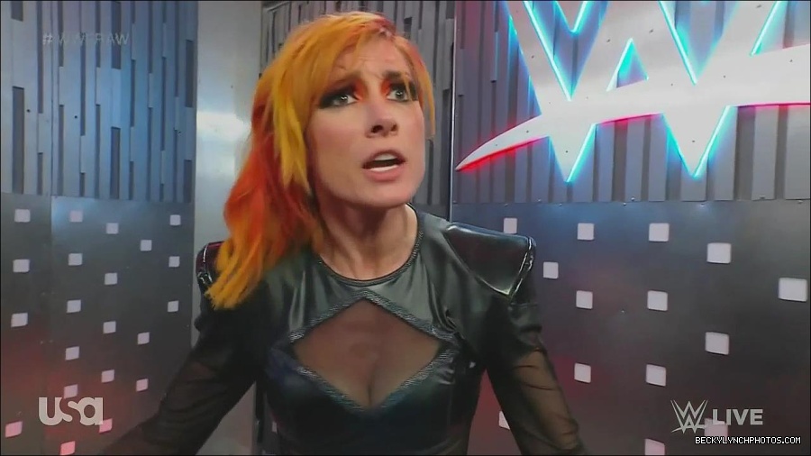 WWE_Monday_Night_Raw_2022_06_20_720p_HDTV_x264-NWCHD_mp4_001399298.jpg