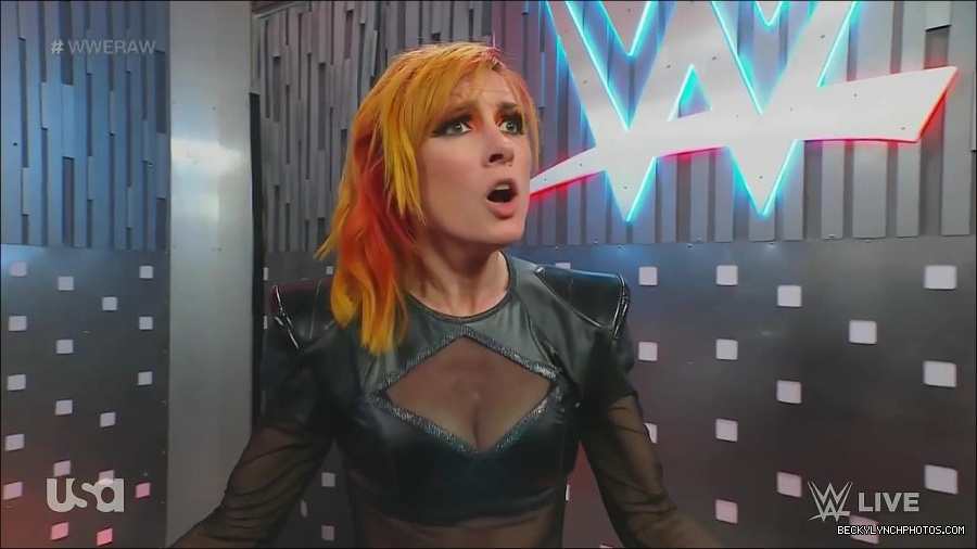 WWE_Monday_Night_Raw_2022_06_20_720p_HDTV_x264-NWCHD_mp4_001399699.jpg
