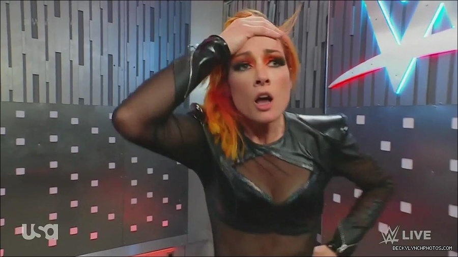 WWE_Monday_Night_Raw_2022_06_20_720p_HDTV_x264-NWCHD_mp4_001402101.jpg