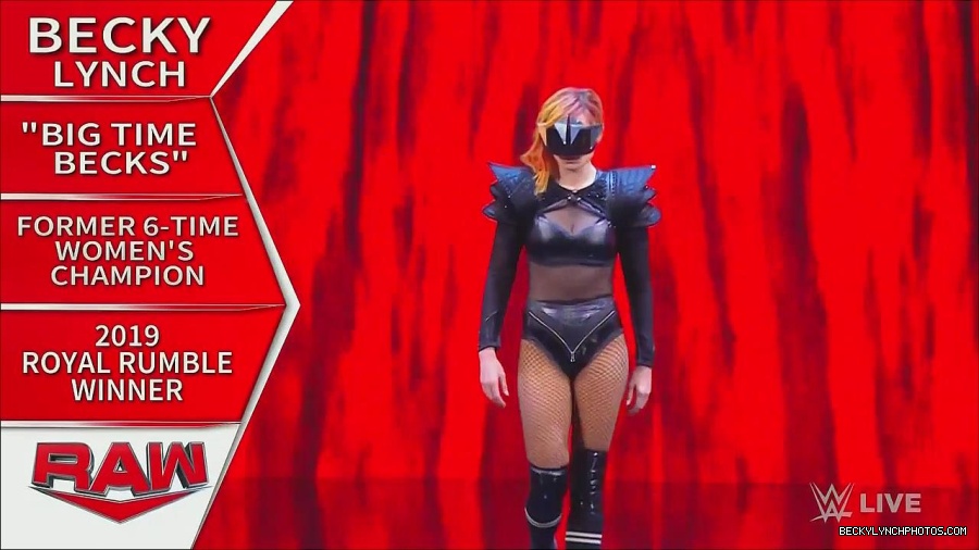 WWE_Monday_Night_Raw_2022_06_20_720p_HDTV_x264-NWCHD_mp4_006772138.jpg