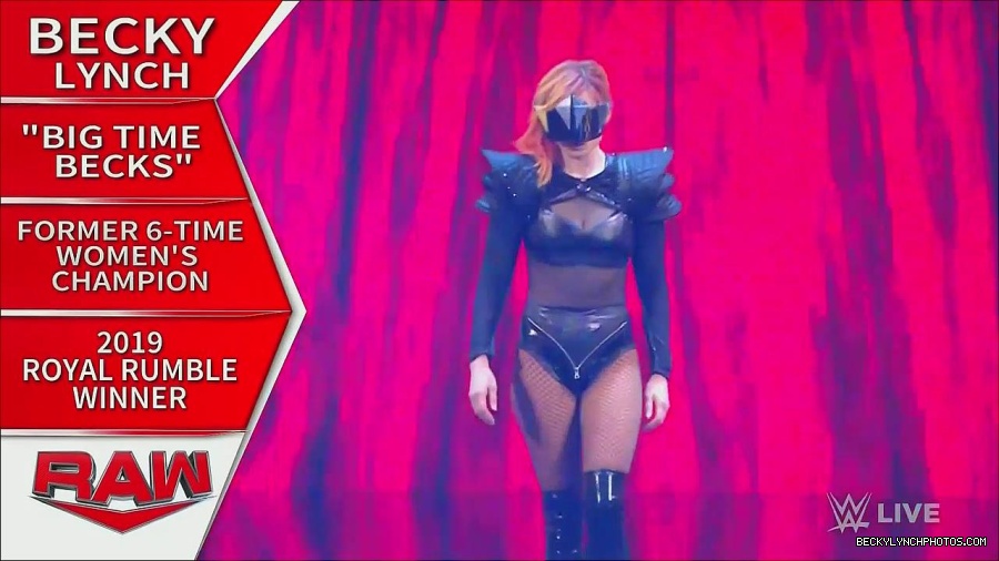 WWE_Monday_Night_Raw_2022_06_20_720p_HDTV_x264-NWCHD_mp4_006772939.jpg