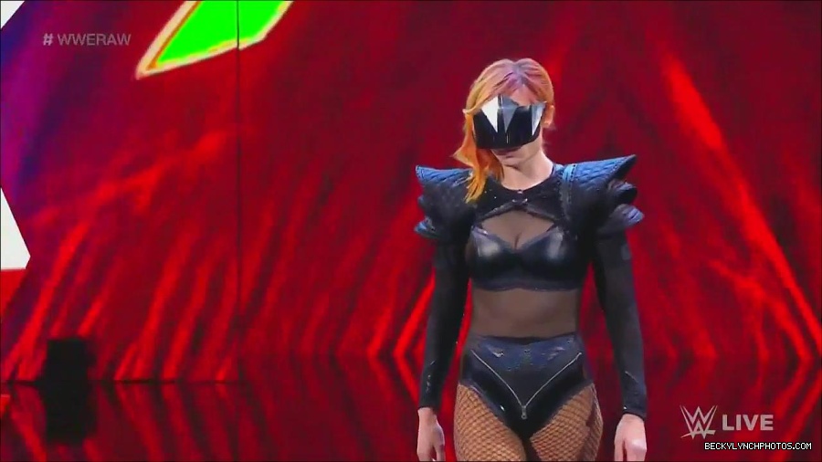WWE_Monday_Night_Raw_2022_06_20_720p_HDTV_x264-NWCHD_mp4_006777743.jpg