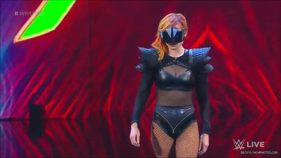 WWE_Monday_Night_Raw_2022_06_20_720p_HDTV_x264-NWCHD_mp4_006778144.jpg