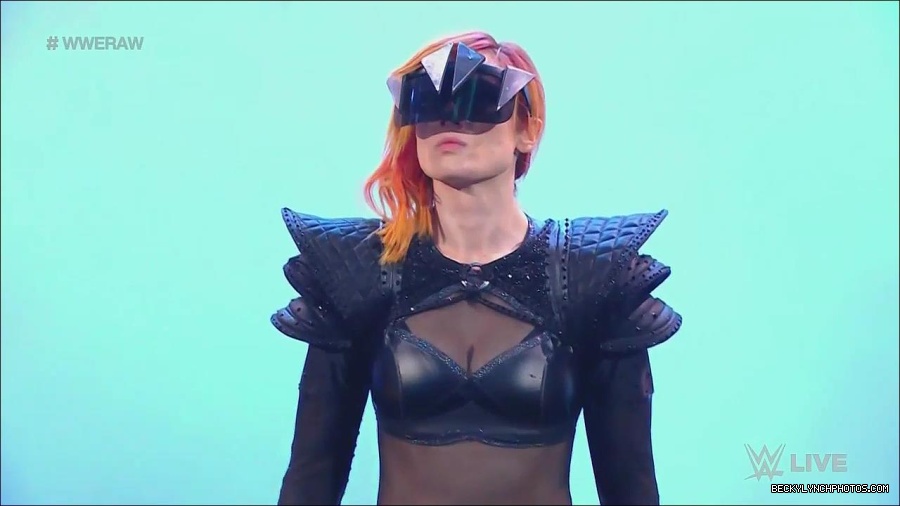 WWE_Monday_Night_Raw_2022_06_20_720p_HDTV_x264-NWCHD_mp4_006784550.jpg