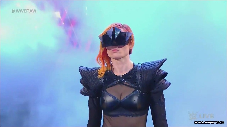 WWE_Monday_Night_Raw_2022_06_20_720p_HDTV_x264-NWCHD_mp4_006786953.jpg