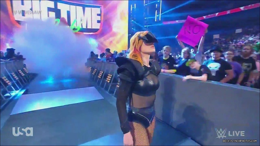 WWE_Monday_Night_Raw_2022_06_20_720p_HDTV_x264-NWCHD_mp4_006795361.jpg