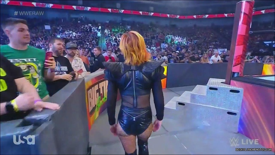 WWE_Monday_Night_Raw_2022_06_20_720p_HDTV_x264-NWCHD_mp4_006797763.jpg