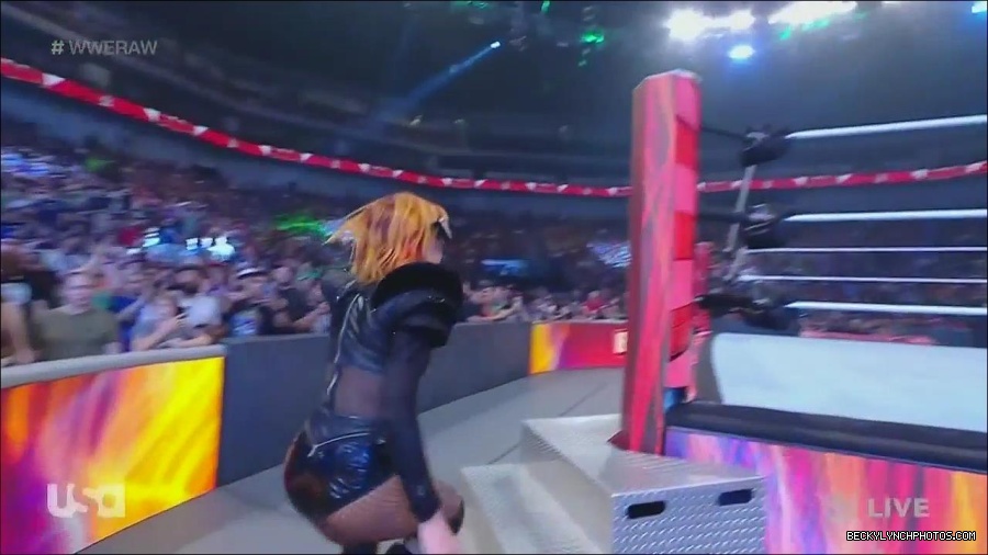 WWE_Monday_Night_Raw_2022_06_20_720p_HDTV_x264-NWCHD_mp4_006799765.jpg