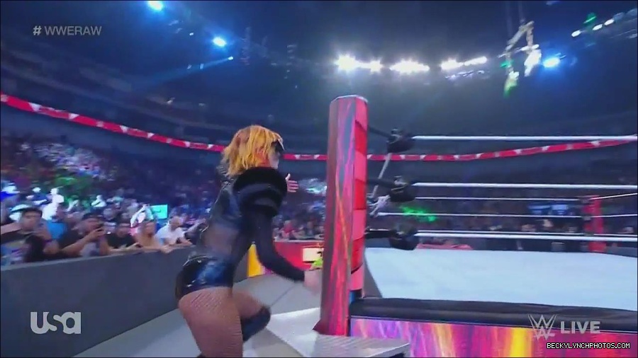 WWE_Monday_Night_Raw_2022_06_20_720p_HDTV_x264-NWCHD_mp4_006800166.jpg