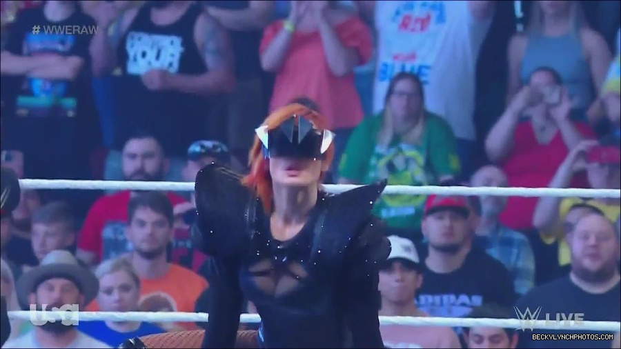 WWE_Monday_Night_Raw_2022_06_20_720p_HDTV_x264-NWCHD_mp4_006808975.jpg