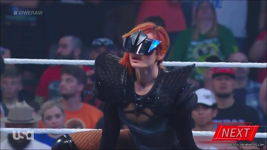 WWE_Monday_Night_Raw_2022_06_20_720p_HDTV_x264-NWCHD_mp4_006810977.jpg