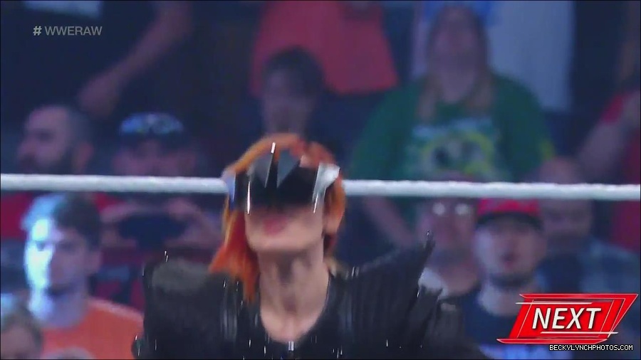 WWE_Monday_Night_Raw_2022_06_20_720p_HDTV_x264-NWCHD_mp4_006812578.jpg