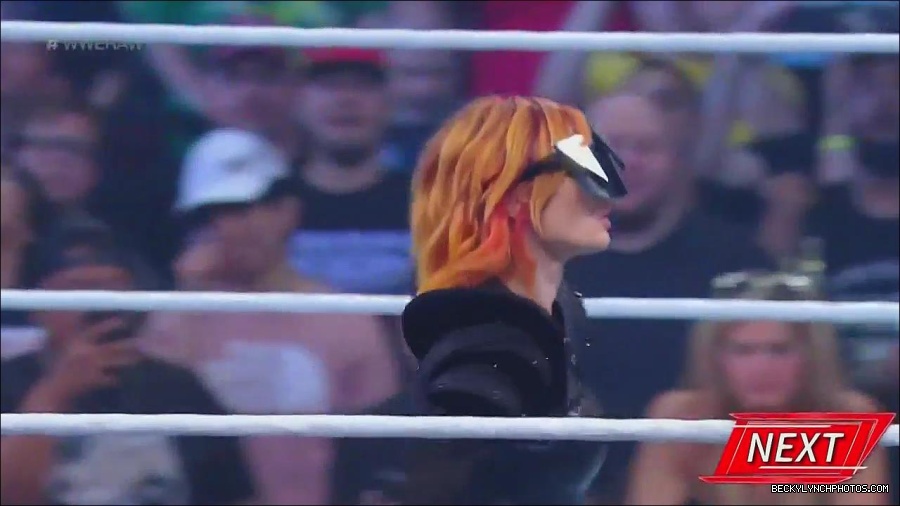 WWE_Monday_Night_Raw_2022_06_20_720p_HDTV_x264-NWCHD_mp4_006813379.jpg