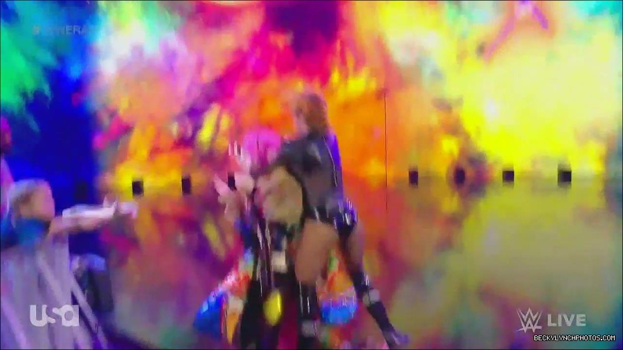 WWE_Monday_Night_Raw_2022_06_20_720p_HDTV_x264-NWCHD_mp4_006886185.jpg