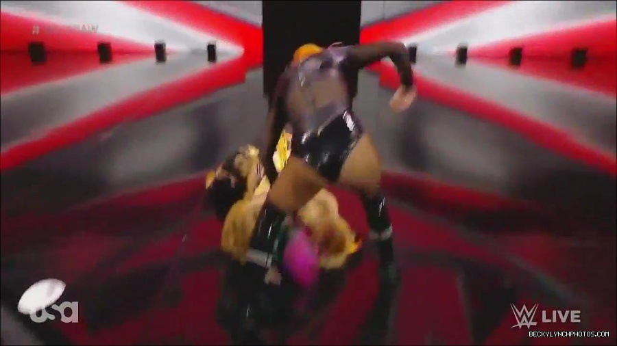 WWE_Monday_Night_Raw_2022_06_20_720p_HDTV_x264-NWCHD_mp4_006888187.jpg