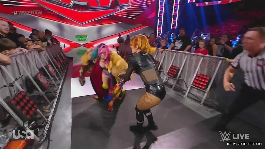 WWE_Monday_Night_Raw_2022_06_20_720p_HDTV_x264-NWCHD_mp4_006899799.jpg