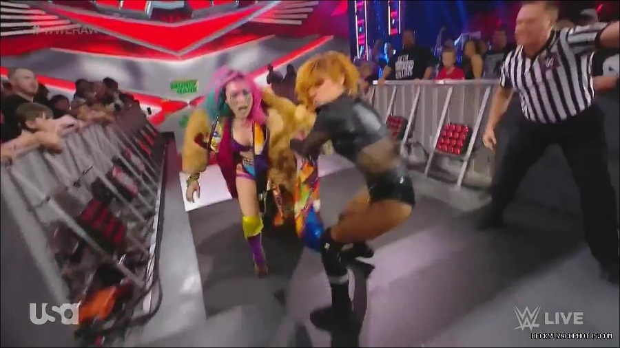 WWE_Monday_Night_Raw_2022_06_20_720p_HDTV_x264-NWCHD_mp4_006900199.jpg