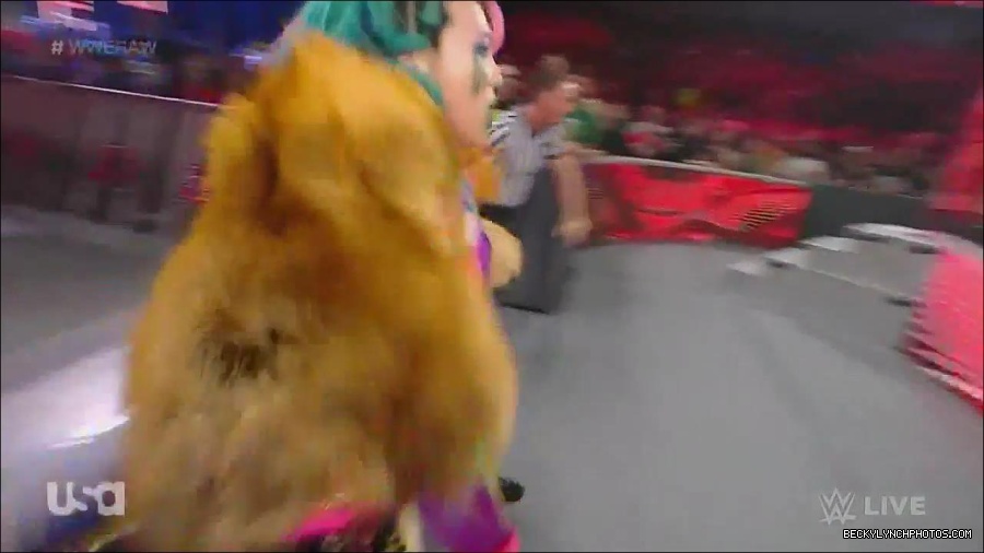 WWE_Monday_Night_Raw_2022_06_20_720p_HDTV_x264-NWCHD_mp4_006901000.jpg